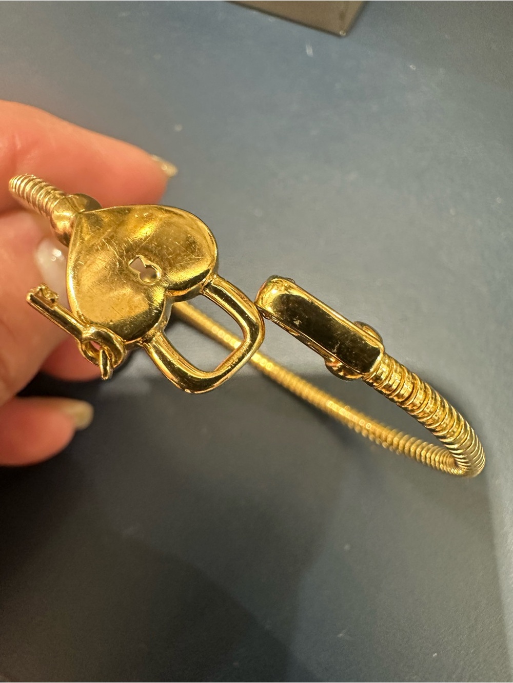 14k Gold-Plated Heart & Key Tubogas Bangle Bracelet - Gold - Picture 6 of 6